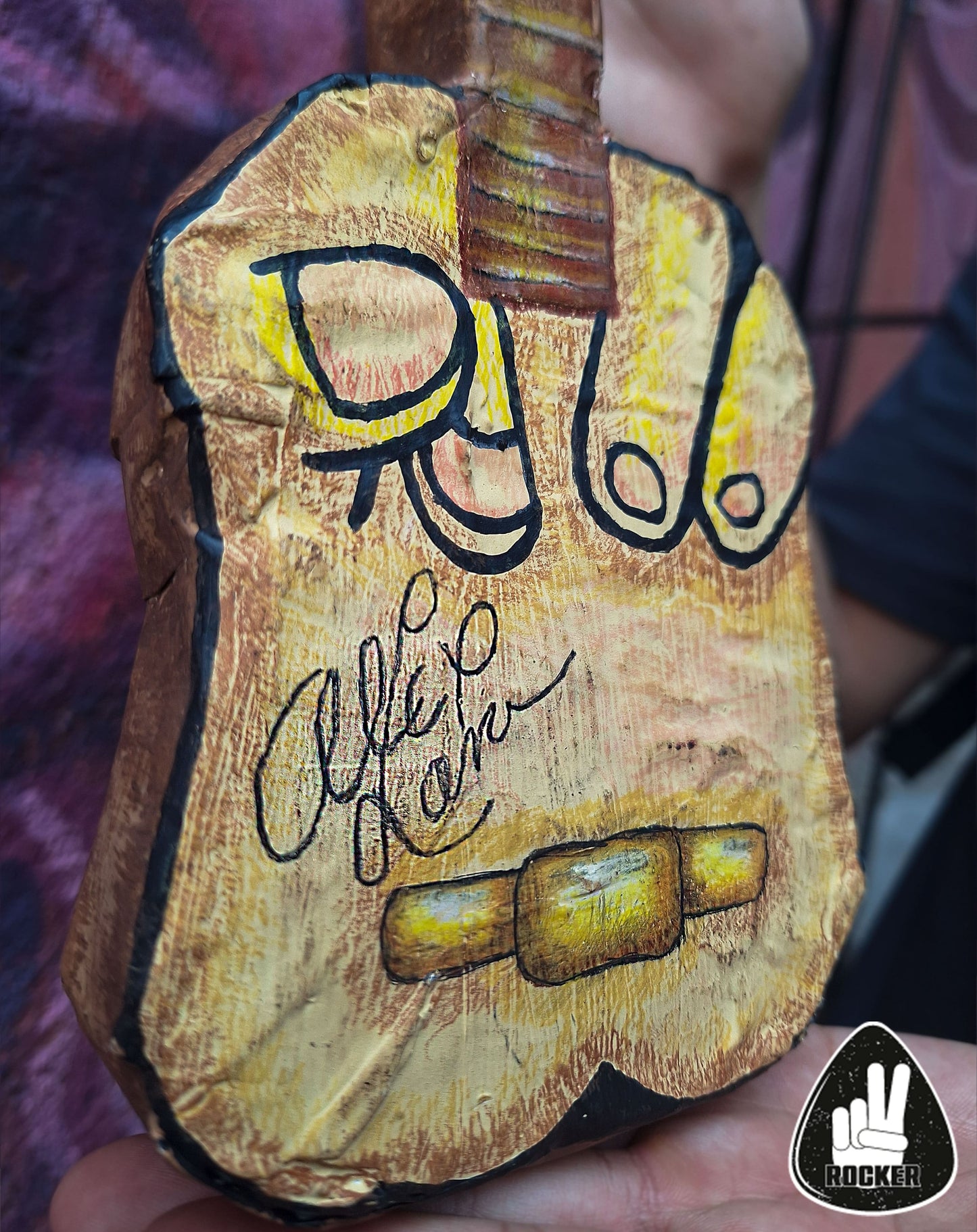 EL TRI Guitarrita la Manita de Papel Maché