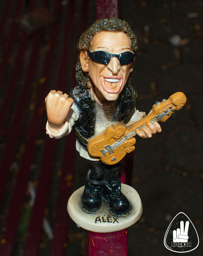 FIGURA ALEX LORA EL TRI