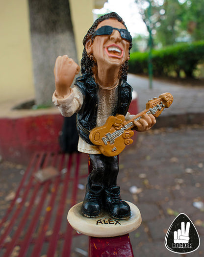 FIGURA ALEX LORA EL TRI